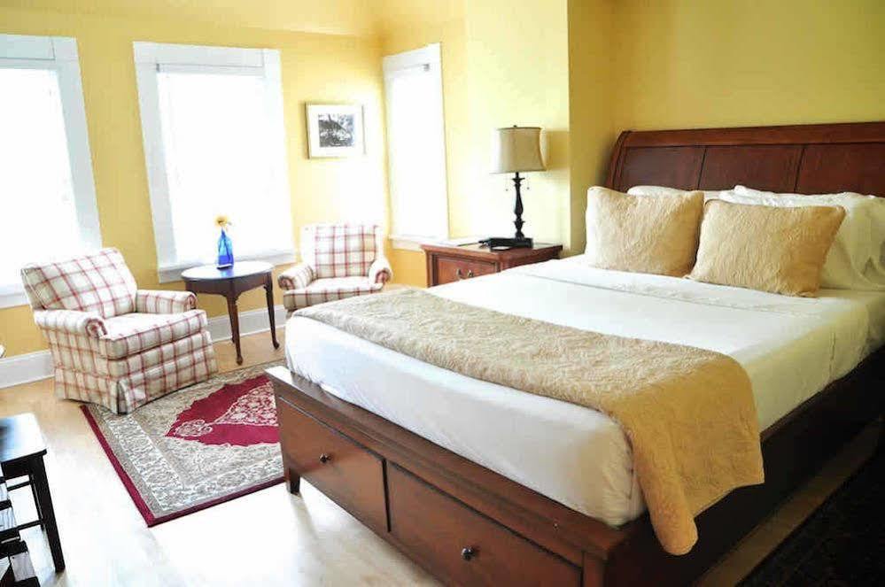 Greenway House Bed And Breakfast Green Lake Exterior photo